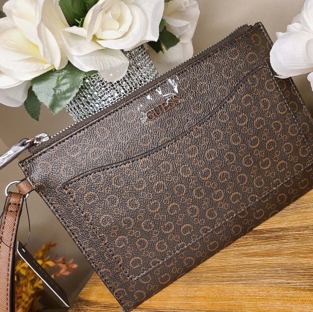 GUESS wallet